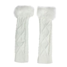 Dlouhé bíle pletené rukavice bez prstů s kožíškem